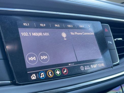 Certified 2020 Buick Enclave Essence image 23