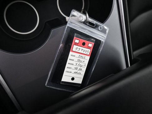 Used 2022 Tesla Model Y Long Range image 10