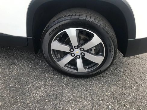 Used 2020 Chevrolet Traverse LT w/ LT Premium Package image 46