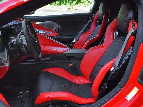 Used 2021 Chevrolet Corvette Stingray Premium Cpe w/ Z51 Performance Package RWD image 16
