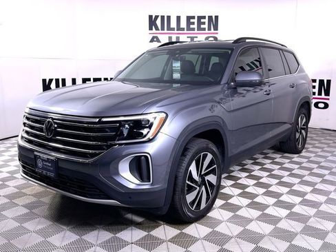 Used 2025 Volkswagen Atlas SE image 3