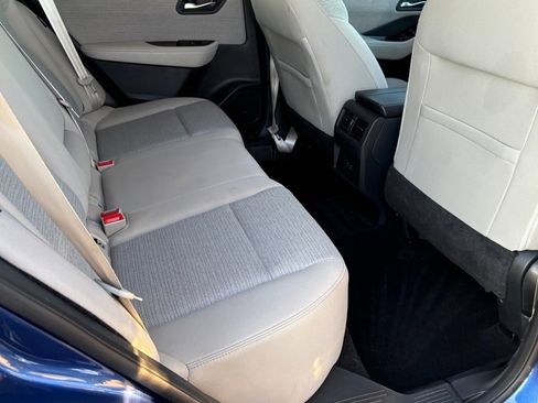 Used 2022 Nissan Rogue SV image 36