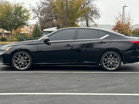 Used 2024 Nissan Altima 2.0 SR image 8