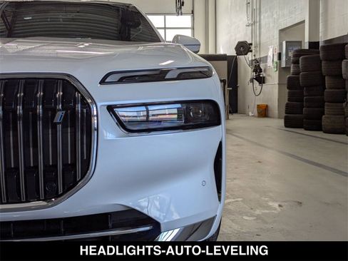 New 2025 BMW i7 eDrive50 w/ Premium Package image 9