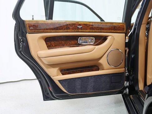 Used 2006 Bentley Arnage R RWD image 33