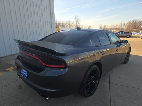 Used 2016 Dodge Charger SXT w/ Blacktop Package image 6