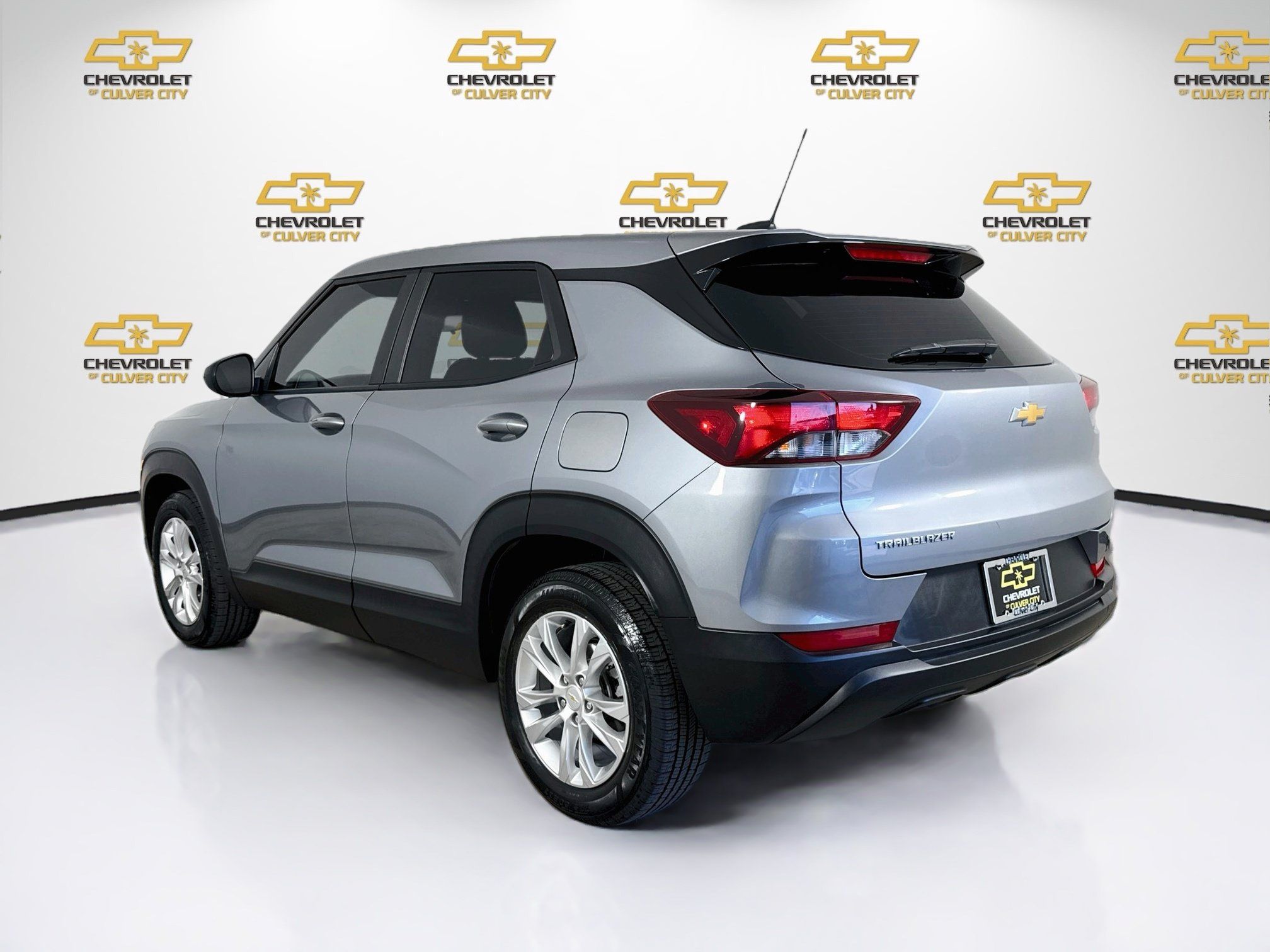 Used 2023 Chevrolet TrailBlazer LS FWD image 6