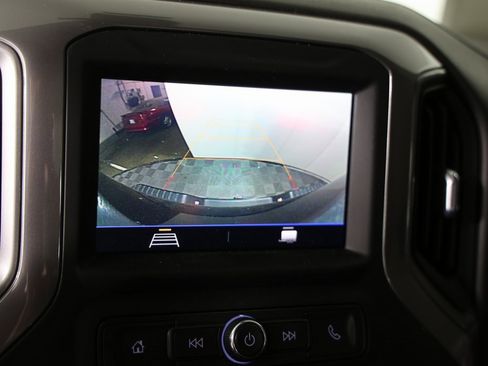 Used 2022 Chevrolet Silverado 2500 Custom w/ Custom Value Package image 19