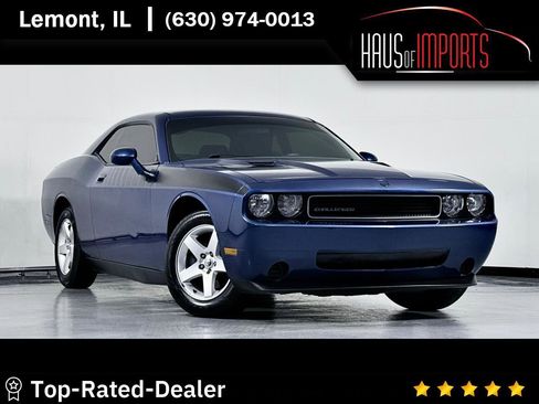 Used 2010 Dodge Challenger SE image 1