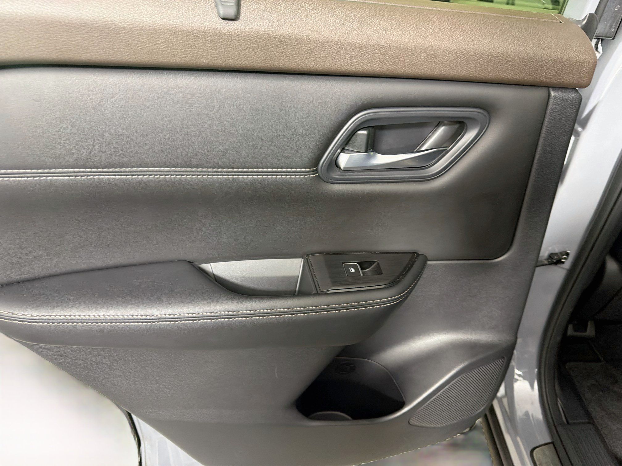Used 2023 Nissan Rogue SL w/ SL Premium Package FWD image 25