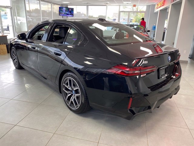 Used 2025 BMW i5 xDrive40 w/ M Sport Package AWD/4WD image 8