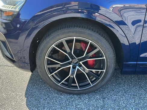 Used 2019 Audi Q8 Prestige image 8
