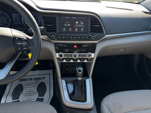 Used 2020 Hyundai Elantra SEL image 14