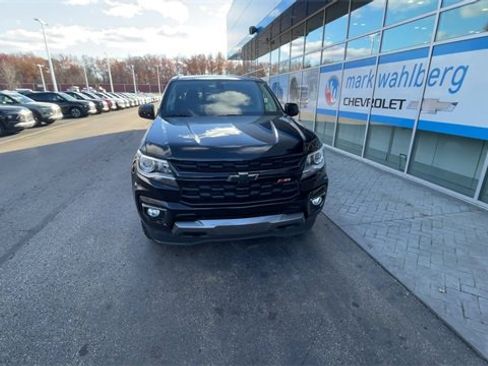 Used 2021 Chevrolet Colorado Z71 w/ Z71 Midnight Edition image 3