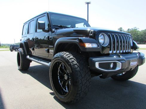 Used 2021 Jeep Wrangler Unlimited Sahara image 5