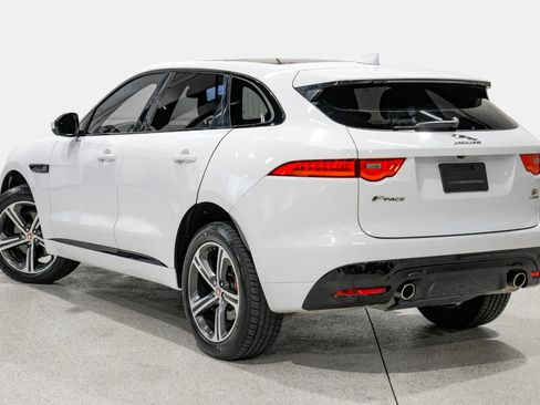 Used 2017 Jaguar F-PACE S image 8