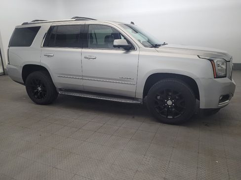 Used 2015 GMC Yukon Denali w/ Touring Package AWD/4WD image 11