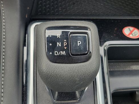 Used 2025 Nissan Pathfinder SV FWD image 18