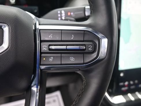 Used 2025 GMC Yukon XL Denali AWD/4WD image 19