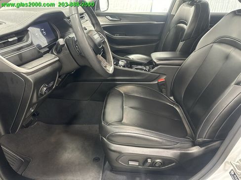 Used 2023 Jeep Grand Cherokee L Limited AWD/4WD image 23
