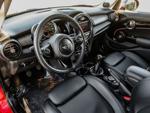 Used 2015 MINI Cooper S image 3