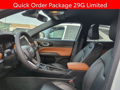 Used 2024 Jeep Compass Limited w/ Mopar Graphics Package image 6