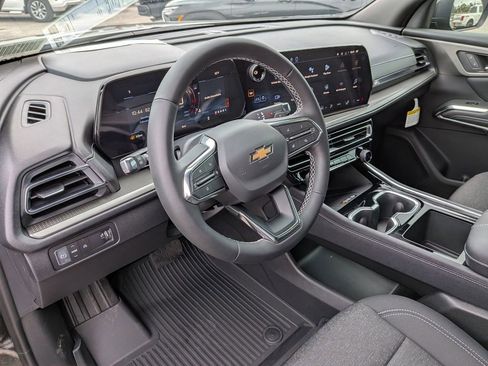 New 2026 Chevrolet Traverse LT w/ Sun and Wheel Package FWD image 31