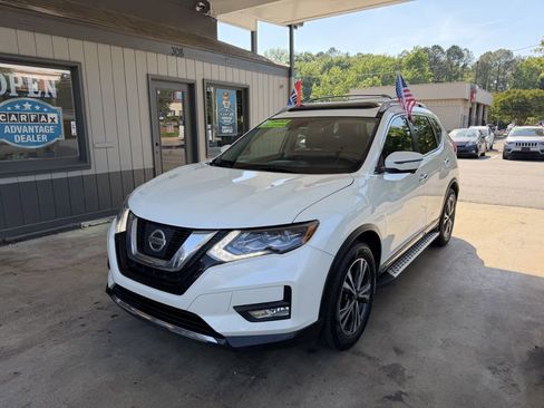 Used 2017 Nissan Rogue SL w/ SL Premium Package FWD image 1