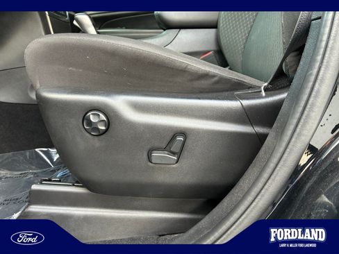Used 2021 Jeep Grand Cherokee Laredo AWD/4WD image 14