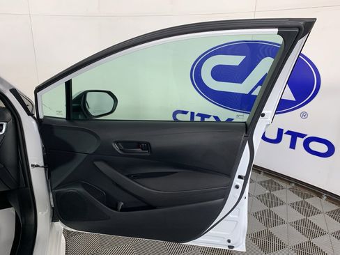 Used 2024 Toyota Corolla LE image 40