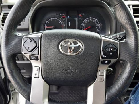 Used 2022 Toyota 4Runner SR5 Premium w/ Moonroof Package AWD/4WD image 24