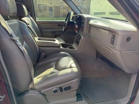 Used 2005 Chevrolet Silverado 2500 LT w/ Heavy-Duty Power Package image 12