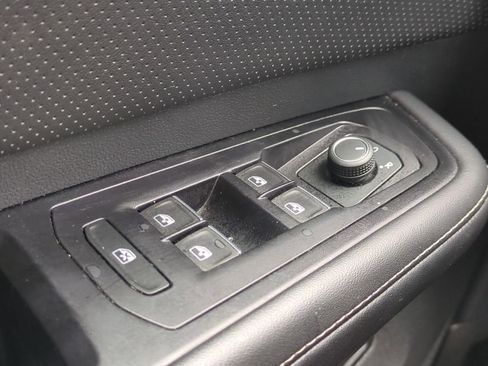 Used 2024 Volkswagen Atlas SE image 26