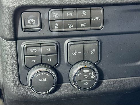 Used 2026 Chevrolet Tahoe Z71 w/ Comfort Package AWD/4WD image 22