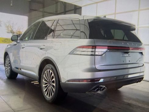 Used 2023 Lincoln Aviator AWD w/ Premium Package image 4