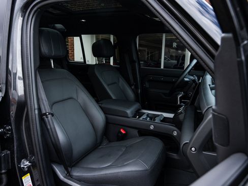 Used 2025 Land Rover Defender 110 X image 20