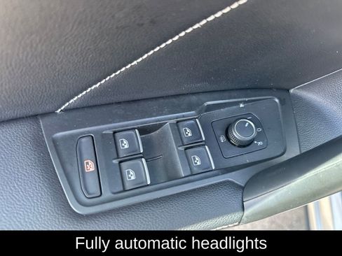 Used 2022 Volkswagen Tiguan SE w/ Panoramic Sunroof Package FWD image 14