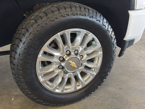 Used 2023 Chevrolet Silverado 3500 High Country AWD/4WD image 14