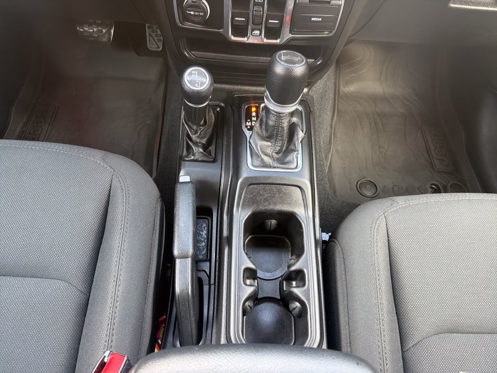 Used 2022 Jeep Wrangler Unlimited Sport AWD/4WD image 18