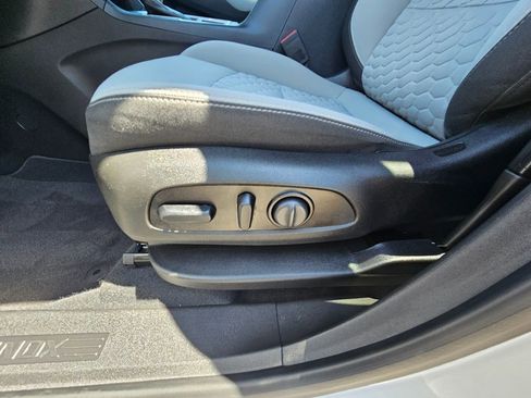 Used 2021 Chevrolet Equinox LS w/ LS Convenience Package FWD image 10
