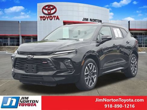 Used 2025 Chevrolet Blazer RS FWD image 3