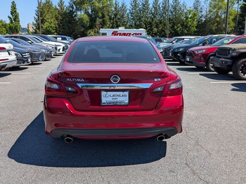 Used 2018 Nissan Altima 2.5 SR FWD image 4