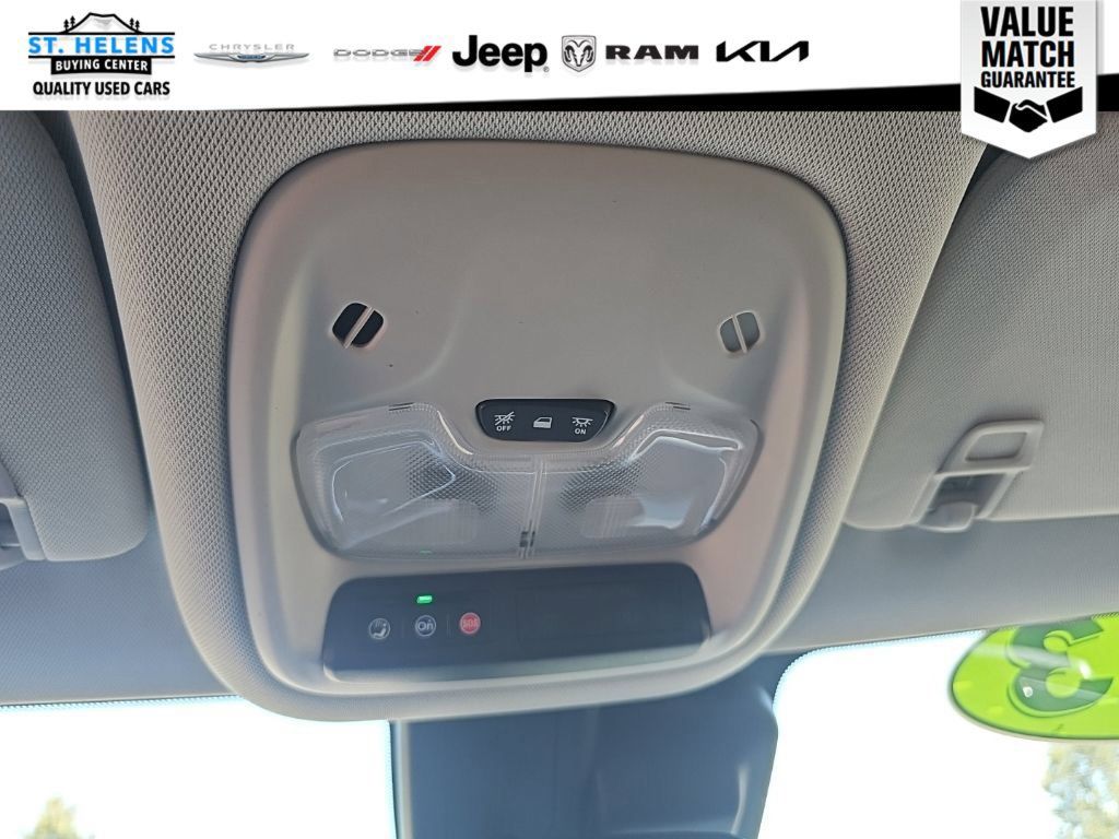 Used 2023 Chevrolet TrailBlazer LT FWD image 36