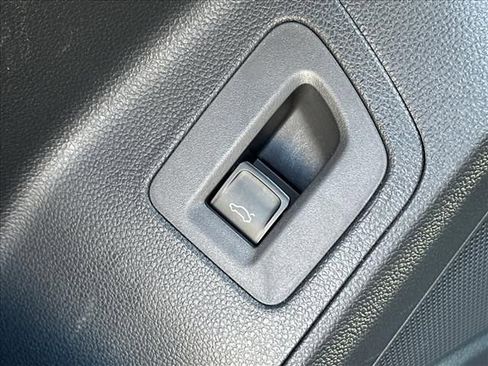Used 2023 Volkswagen Atlas SE w/ Panoramic Sunroof Package FWD image 20