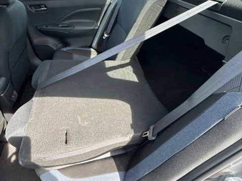 Used 2025 Nissan Versa SV FWD image 30