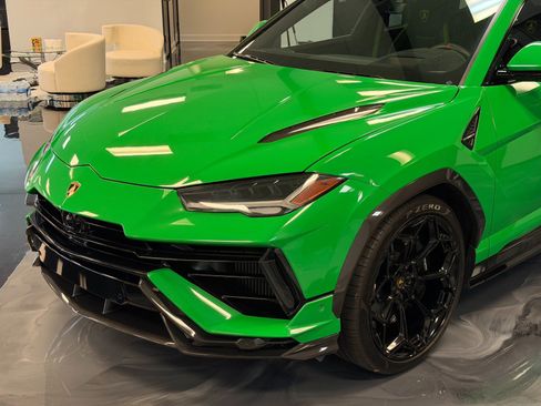 Used 2023 Lamborghini Urus Performante AWD/4WD image 4