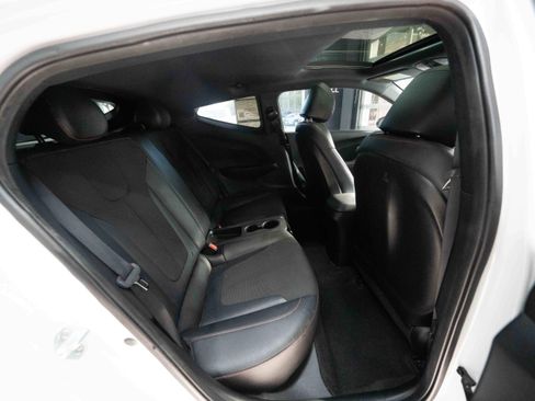Used 2019 Hyundai Veloster 2.0 Premium image 24