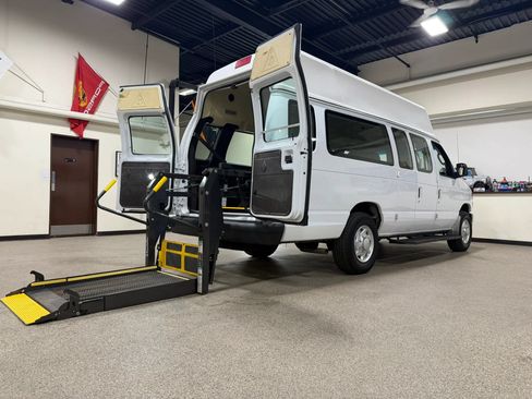 Used 2014 Ford E-250 and Econoline 250 Extended w/ Power Group RWD image 48