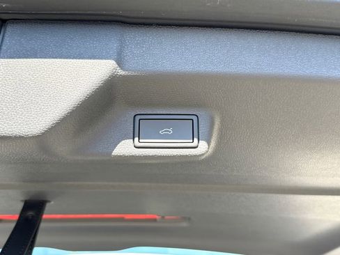 New 2025 Volkswagen ID. Buzz 1st Edition image 18