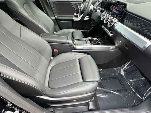 Certified 2025 Mercedes-Benz GLB 250 image 15